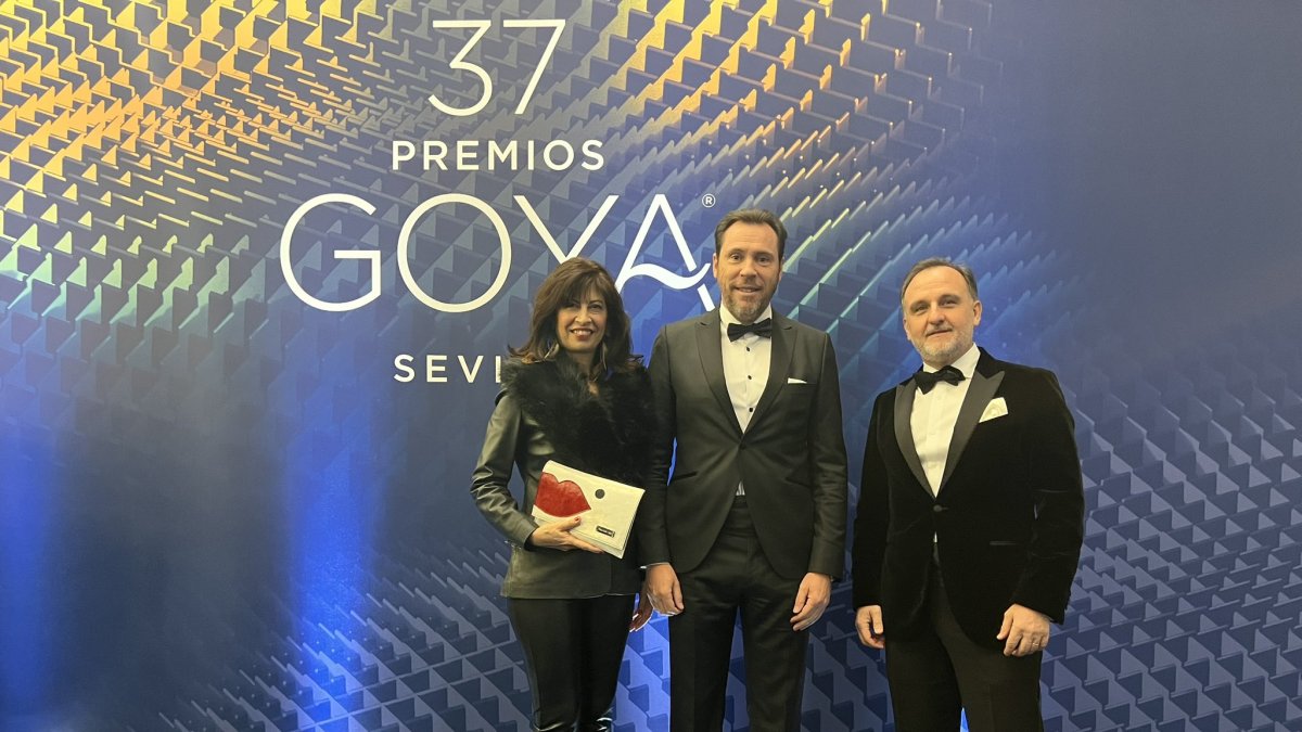 Ana Redondo y el alcalde Óscar Puente en los Goya. E. M.