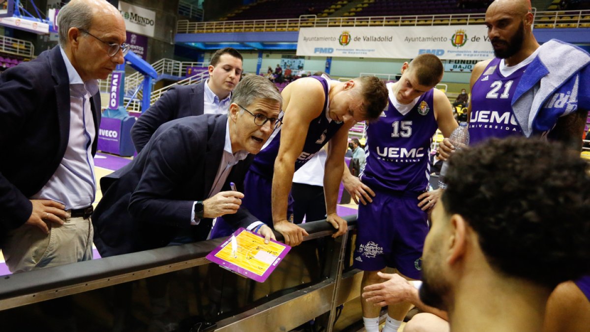 UEMC Real Valladolid Baloncesto - Almansa. / JUAN MIGUEL LOSTAU.