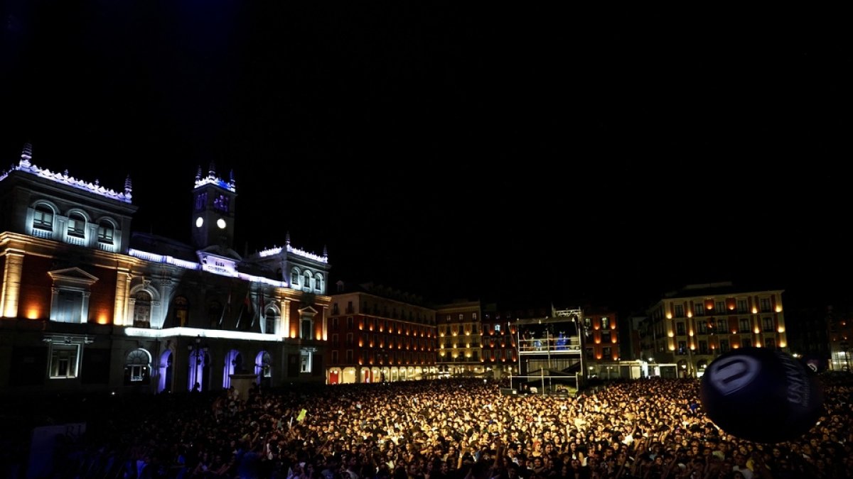 Concierto de Rels B en la Plaza Mayor. Photogenic/Miguel Ángel Santos