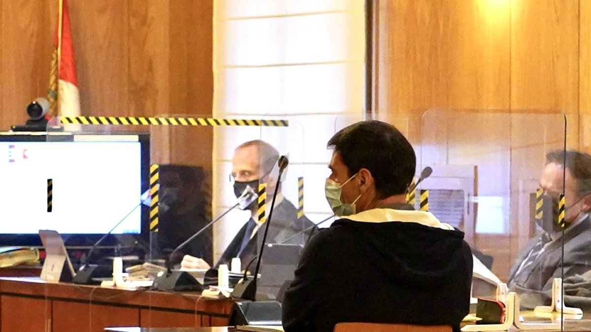 Lino Rodríguez, expresidente de Asaja Valladolid,  declarando en el juzgado. / ICAL