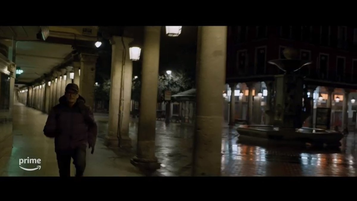 Escena de 'Memento Mori' en la plaza Fuente Dorada. -PRIME VIDEO