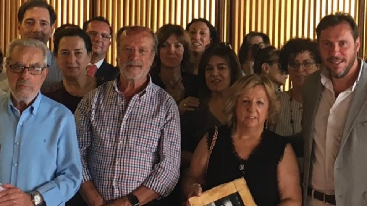Carmela Sanz junto a los alcaldes Tomás Rodríguez Bolaños, Francisco Javier León de la Riva y Óscar Puente. -TWITTER
