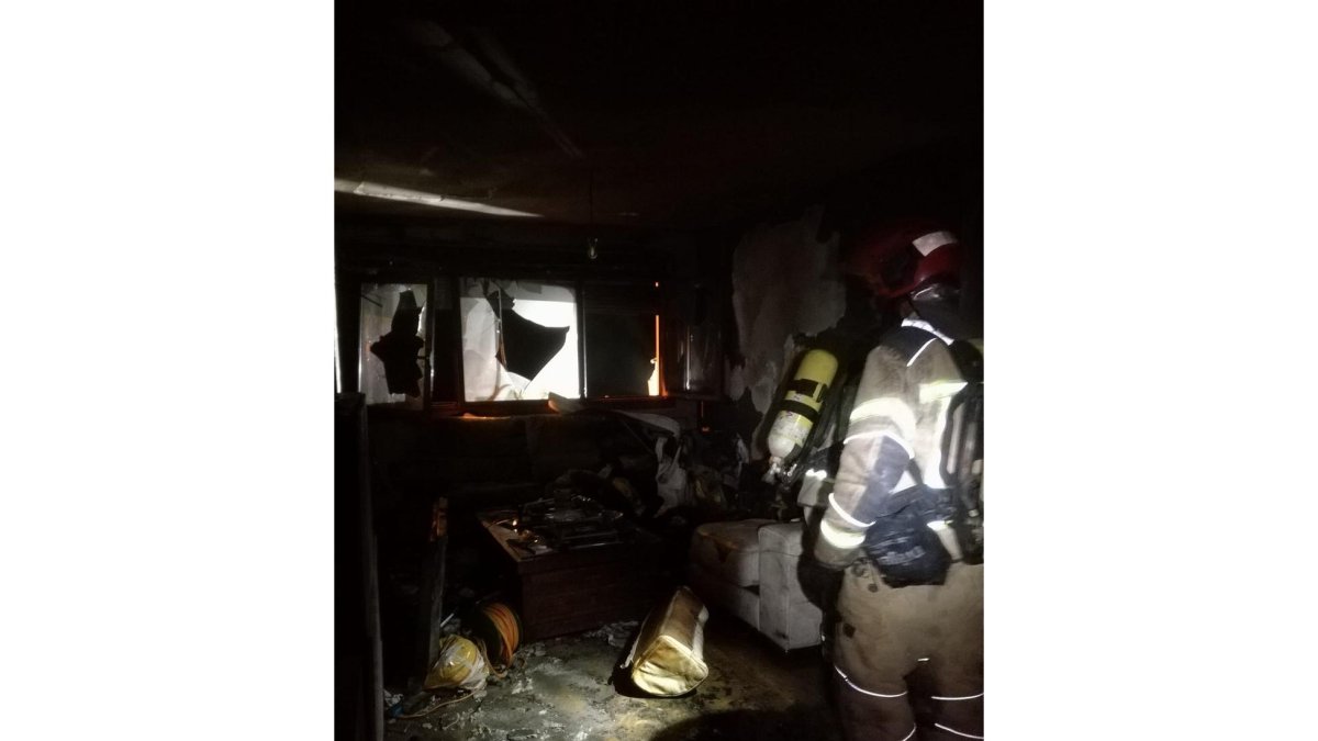 Fallece un varón de madrugada en el incendio de una vivienda en Arroyo de la Encomienda (Valladolid).- ICAL