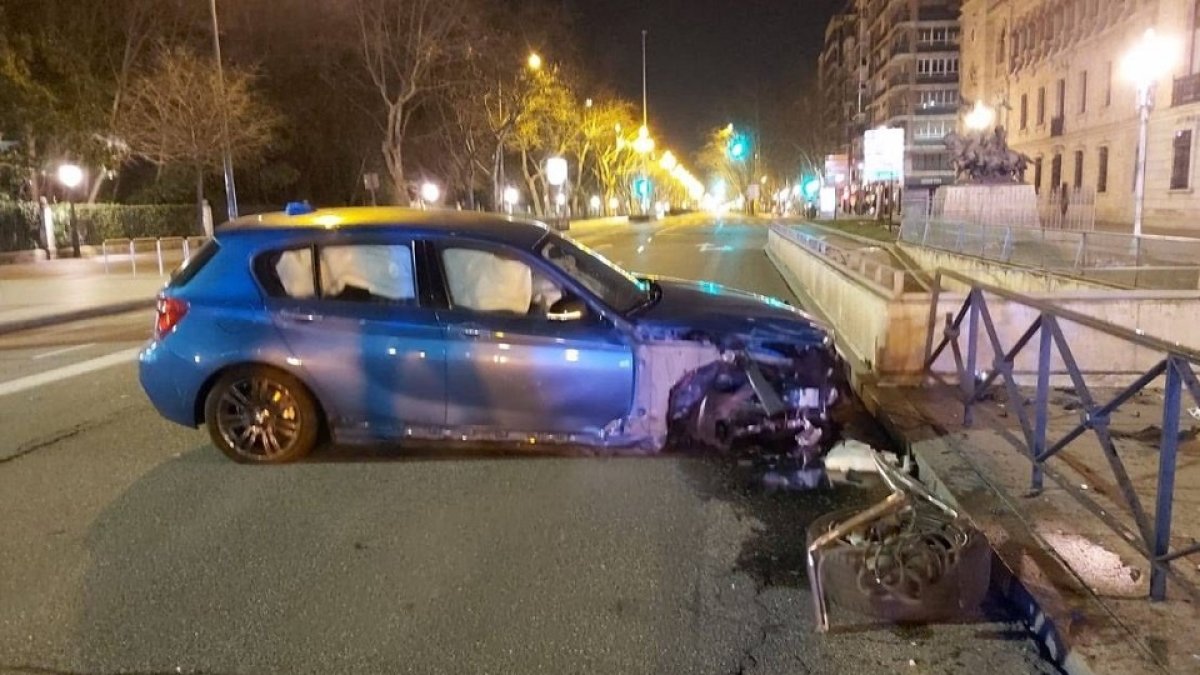 Accidente en el paseo de Zorrilla de Valladolid. - POLICÍA MUNICIPAL
