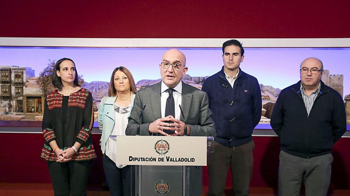 Jesús Julio Carnero ayer, durante su intervención en la recepción navideña a los medios de comunicación.-ICAL