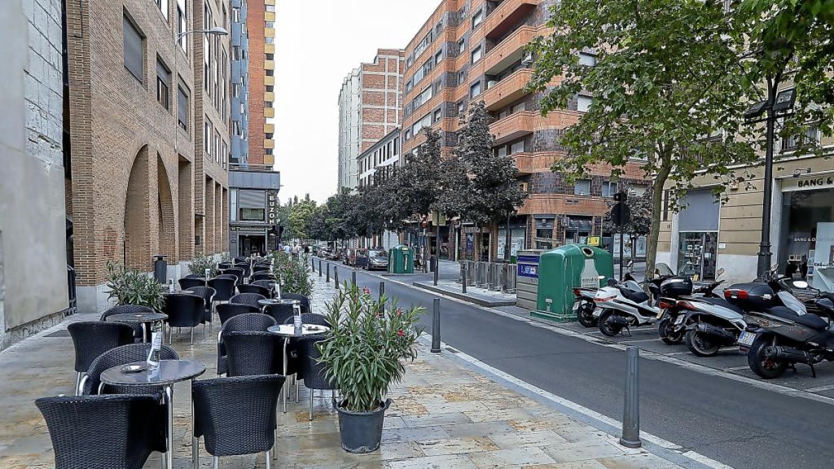 Calle San Lorenzo de Valladolid. -J.M. LOSTAU