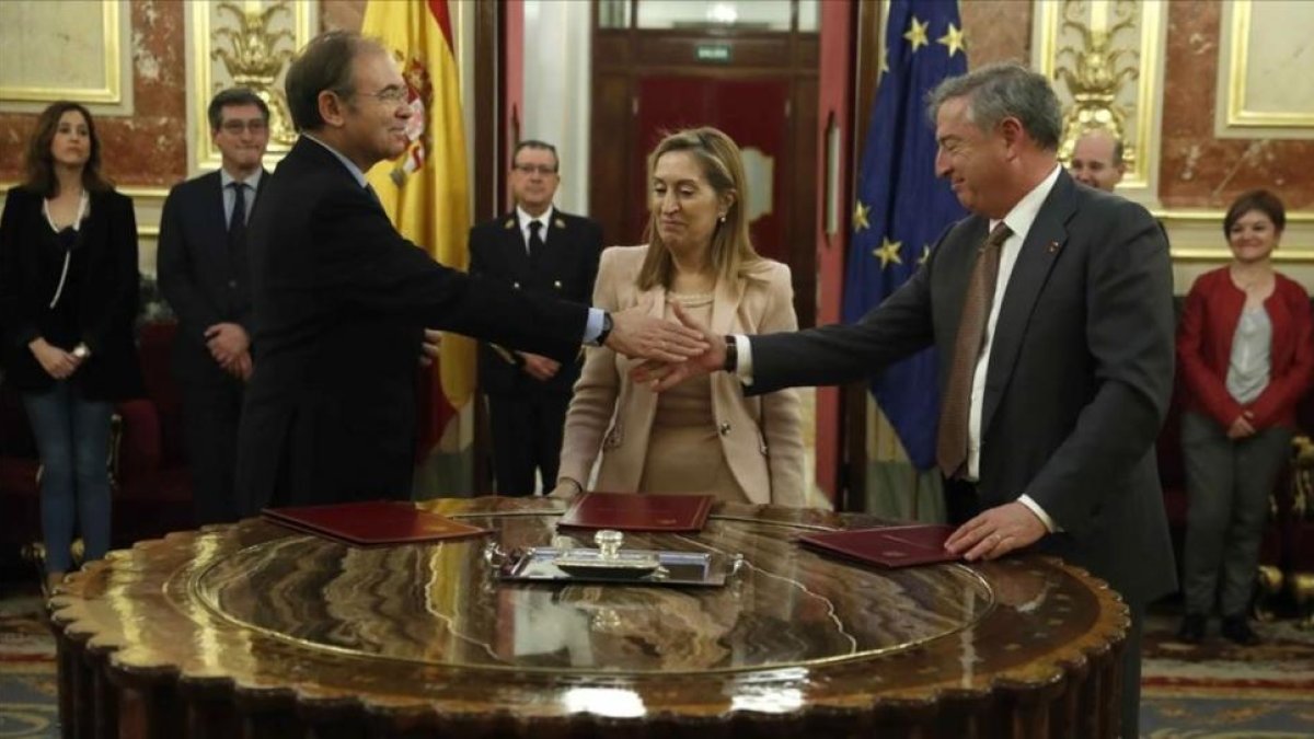 Firma de un convenio entre RTVE y las Cortes la semana pasada-EFE