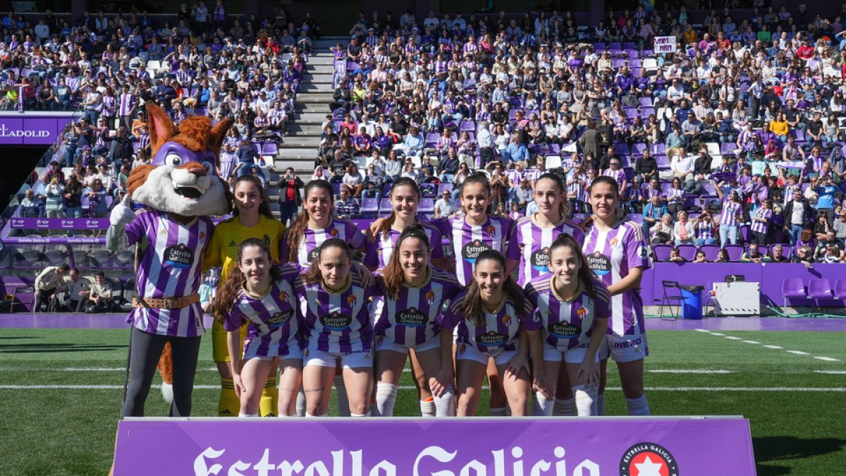 Primer partido femenino de la historia en el estadio Zorrilla. / J. M. LOSTAU