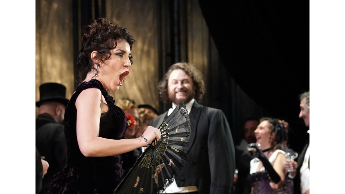 'La Traviata' de Verdi ya resuena en el Teatro Calderón de Valladolid. ICAL