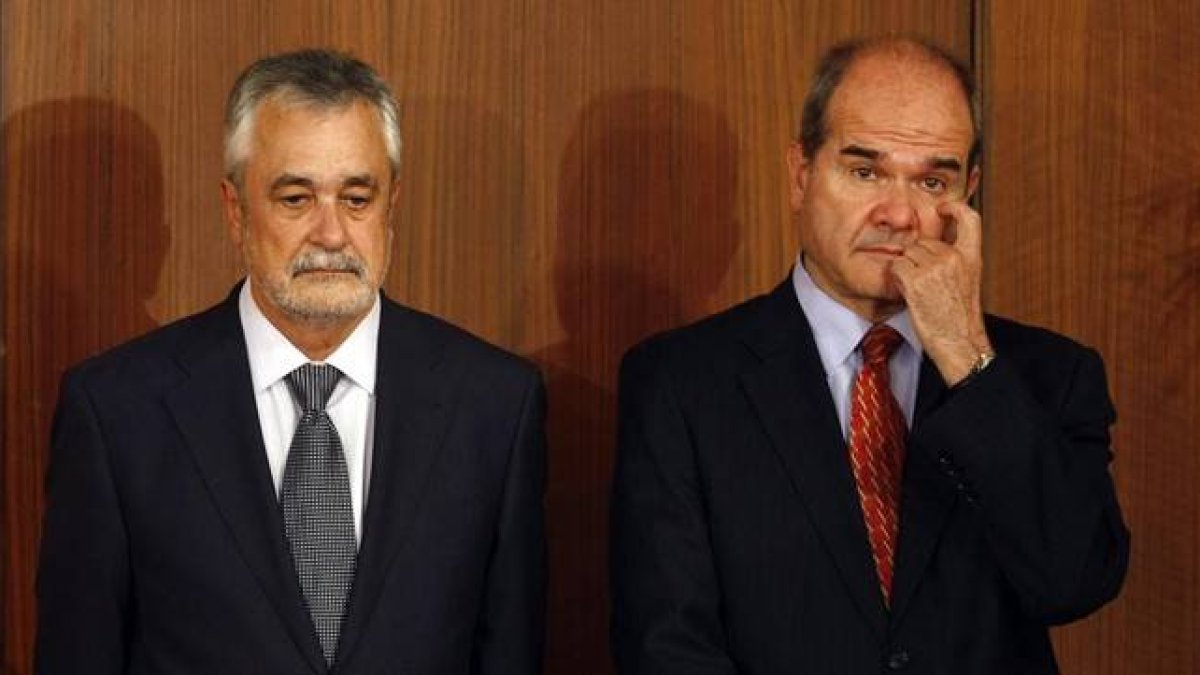 José Antonio Griñán y Manuel Chaves, en septiembre del 2013.-REUTERS