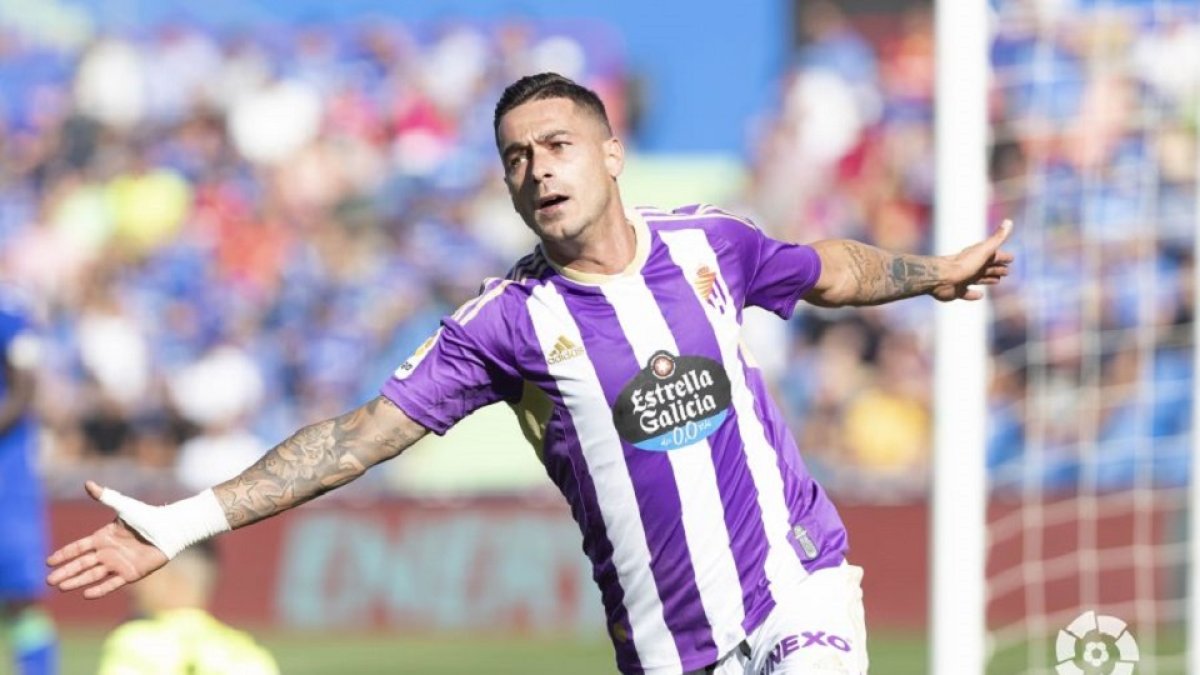 Sergio León celebra el segundo gol del Real Valladolid en Getafe. LALIGA