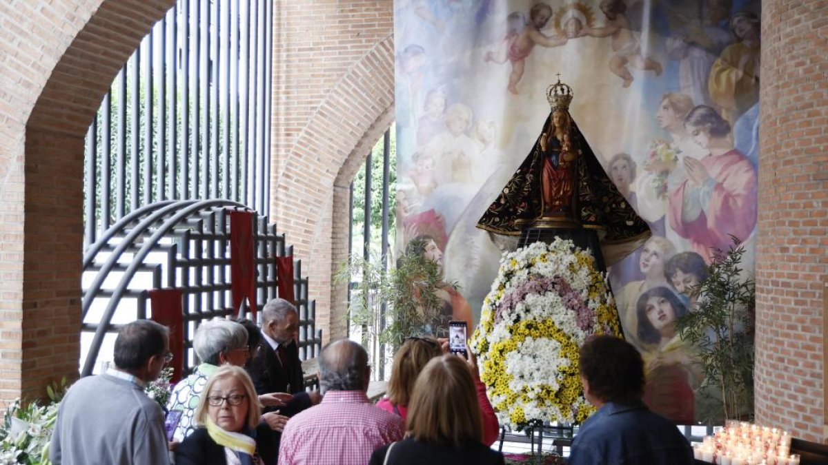 Ofrenda Floral a la Virgen de San Lorenzo en Valladolid.- PHOTOGENIC