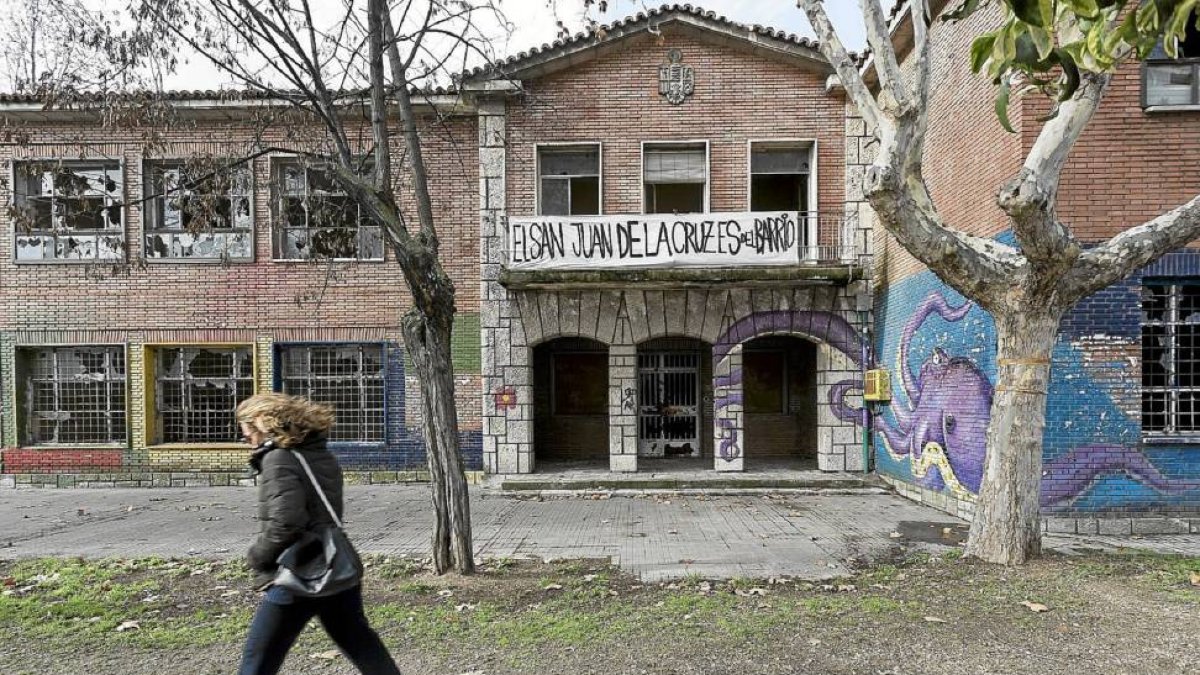 El colegio San Juan de la Cruz, en el barrio de La Rondilla.-Miguel Ángel Santos