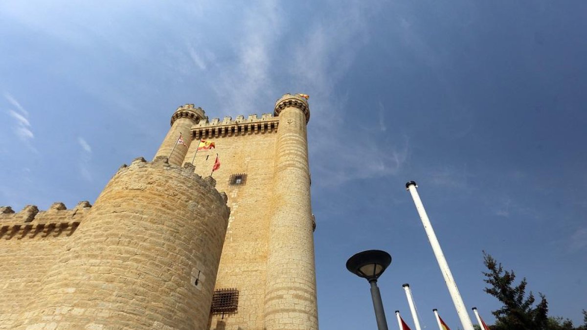 Imagen del castillo de Fuensaldaña. -E.M.