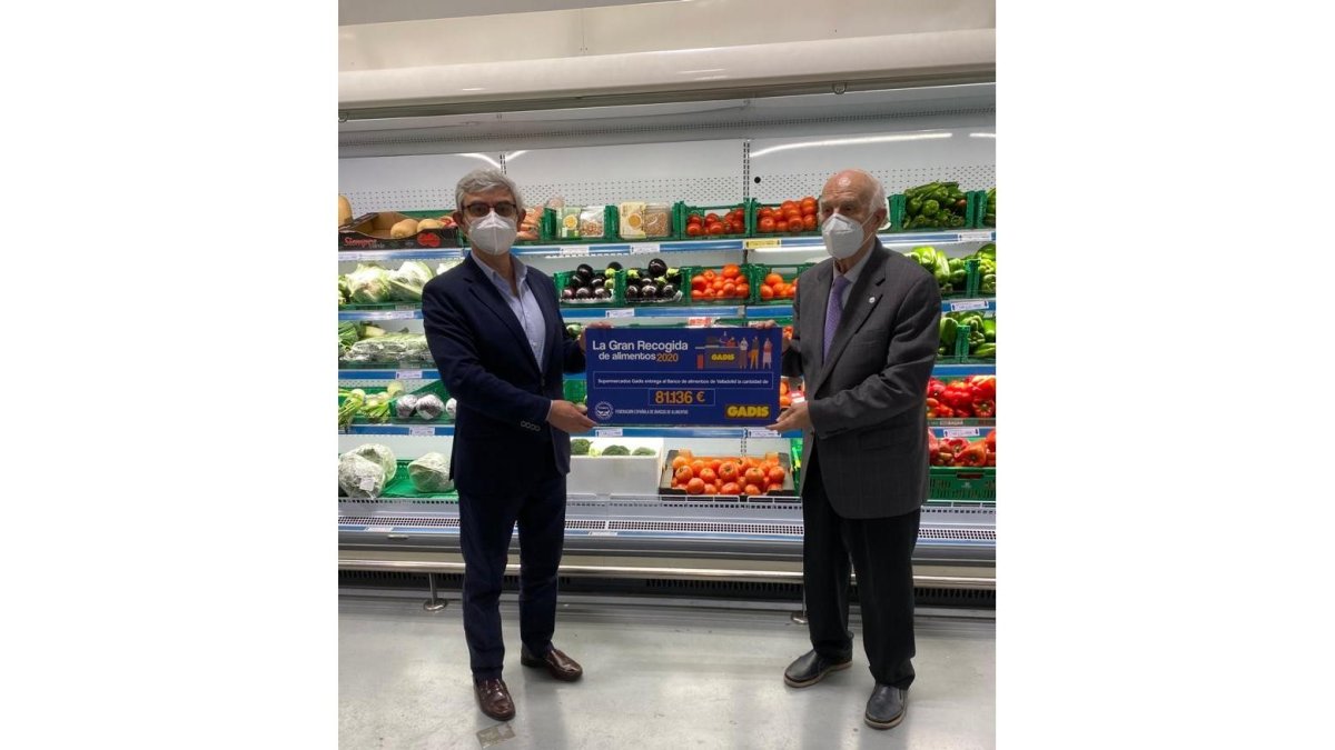 Supermercados Gadis ha entregado los 81.136 € aportados por los clientes de la provincia vallisoletana  a “La Gran Recogida”. - ICAL