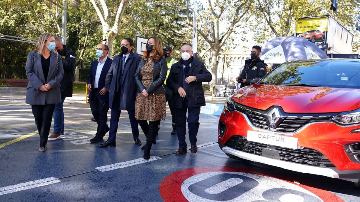 La delegada del Gobierno en Castilla y León, Virginia Barcones, inaugura el ''roadshow'' URBAN en su visita a la ciudad.- ICAL