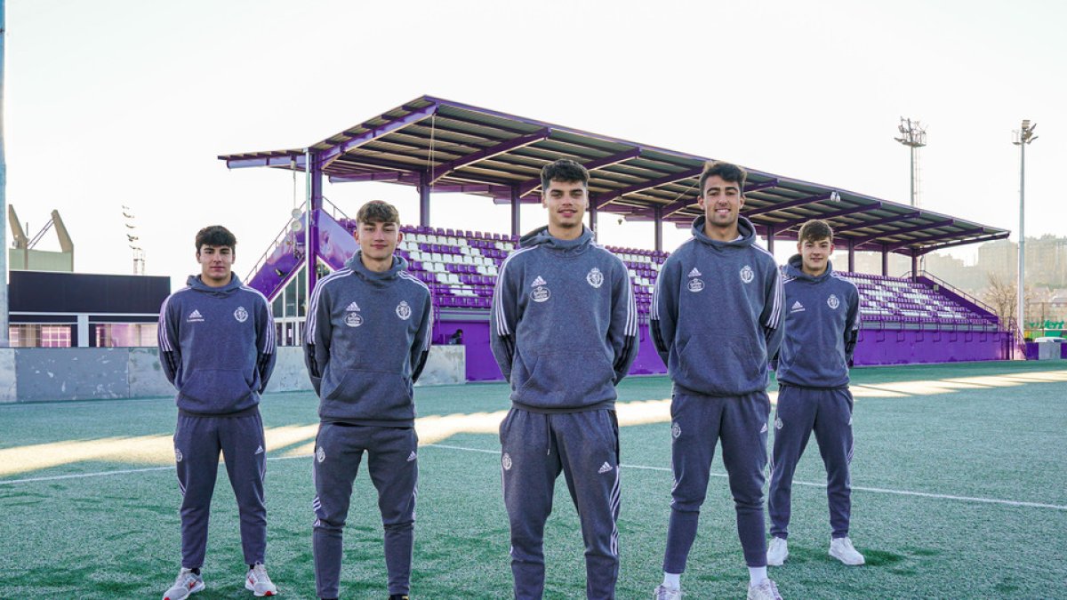 Los cinco canteranos que han sido citados por la selección recientemente. Koke, Chuki, Torres, Aceves y Garri. / ANA PUENTE / RV