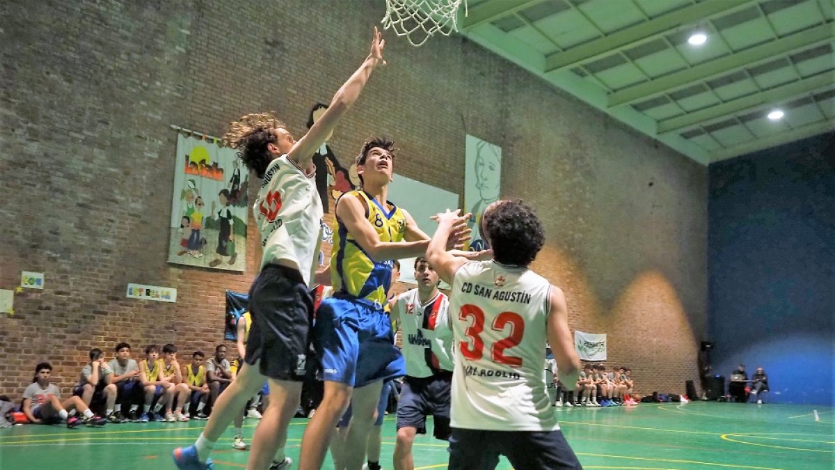 Una imagen de las semifinales de la Copa Colegial 2023  jugadas entre La Salle y San Agustín. /  MARIANO GONZÁLEZ