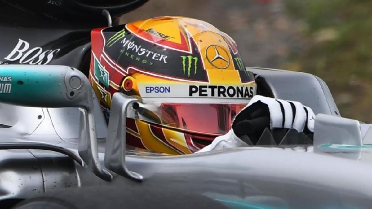 Lewis Hamilton (Mercedes), también saldrá primero en China.-AFP