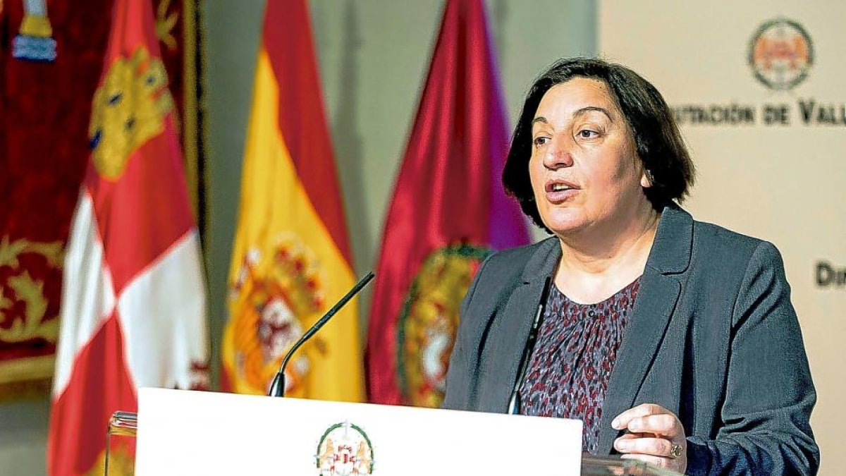 La diputada de Asesoramiento Local, Natividad Casares, hace balance ayer del Plan de Ruinas.-EL MUNDO