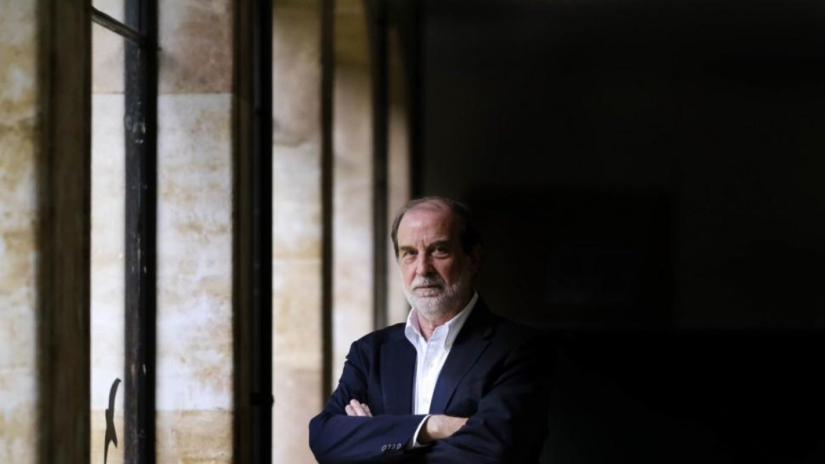 El catedrático Miguel Ángel Verdugo en las instalaciones de la Universidad de Salamanca-ENRIQUE CARRASCAL
