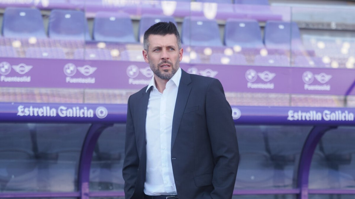 Paulo Pezzolano en el banquillo de Zorrilla. / PHOTOGENIC