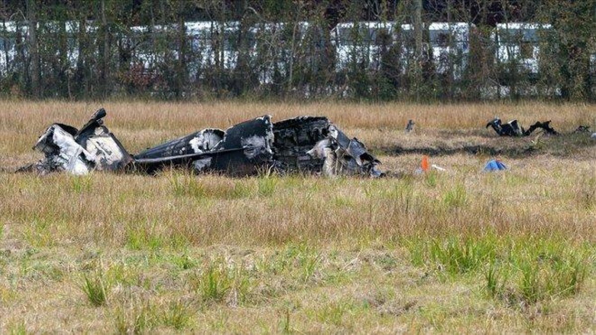 Cinco muertos, entre ellos una conocida periodista deportiva, al estrellarse una avioneta en el sur de EEUU.-AP