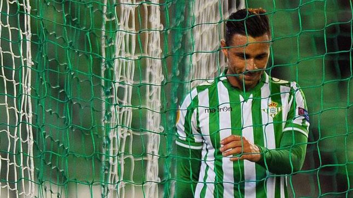 El delantero bético Rubén Castro, durante un partido en el Benito Villamarín.-Foto: AFP/ JORGE GUERRERO