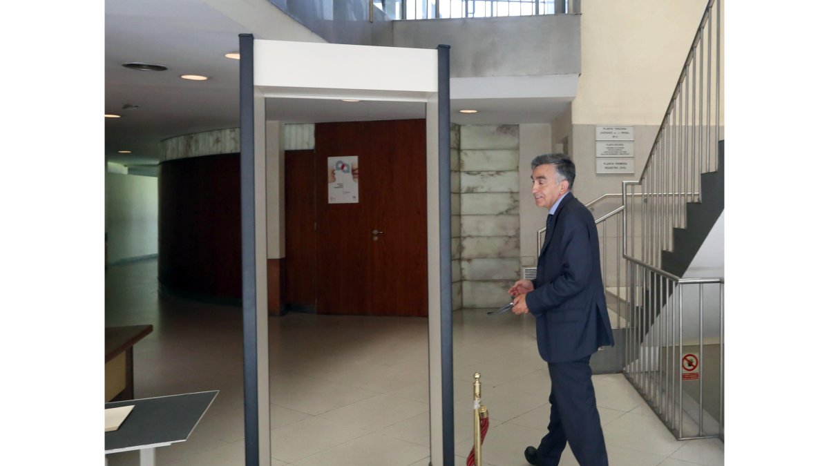 El directivo de Inverduero Patricio Llorente Muñoz en una imagen de archivo cuando declaró ante la jueza del Juzgado de Intrucción 4 de Valladolid en la causa de las eólicas. ICAL