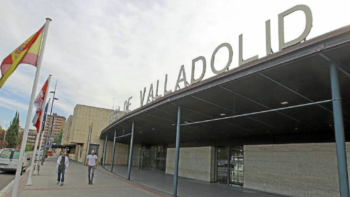 Entrada principal a la Feria de Muestras, donde estará el centro de congresos y el hotel.-J.M. Lostau