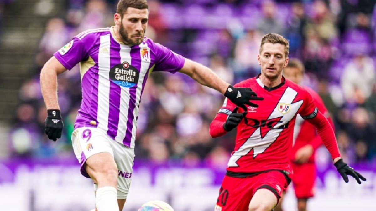 Weissman controla el balón en el último partido ante el Rayo. IÑAKI SOLA / RVCF