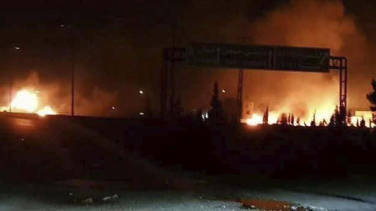 Imagen de la agencia SANA del presunto ataque israelí este martes cerca de Damasco, Siria.-AP