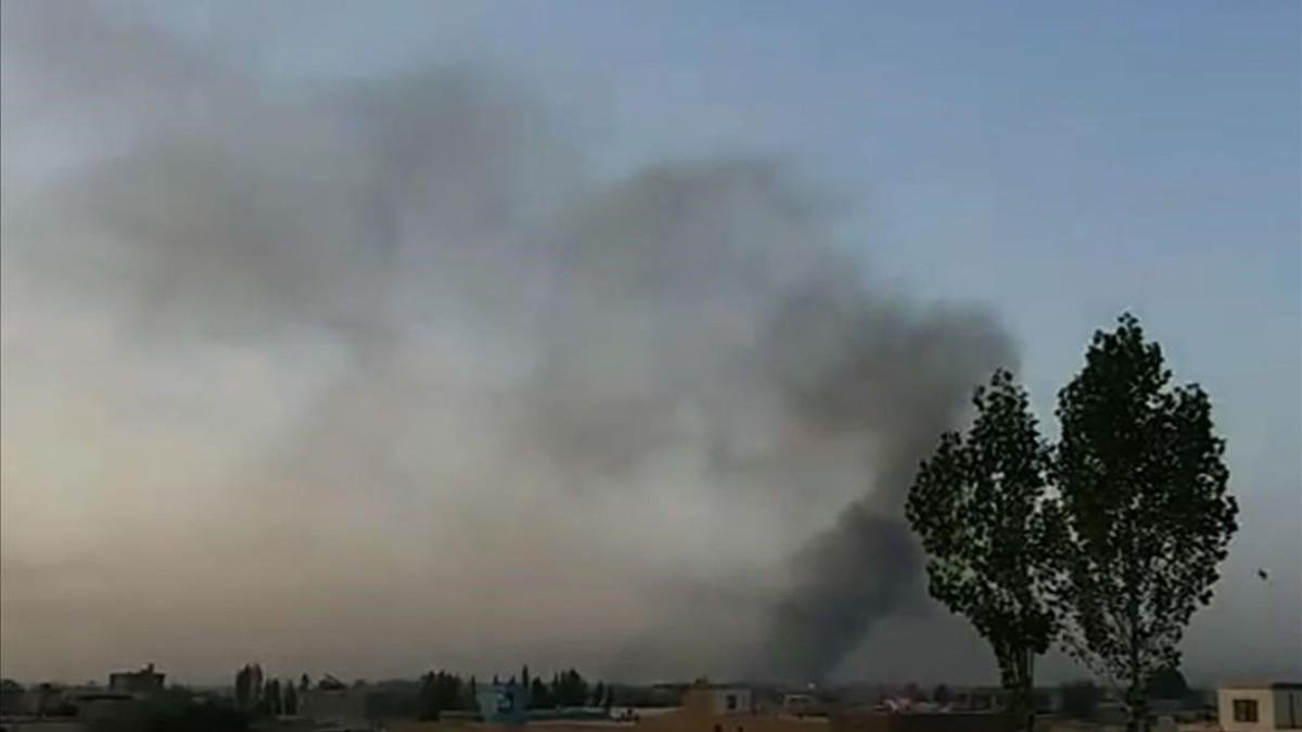 Explosiones en la ciudad de Ghazni, Afganistán, durante el ataque de los talibanes.-AF