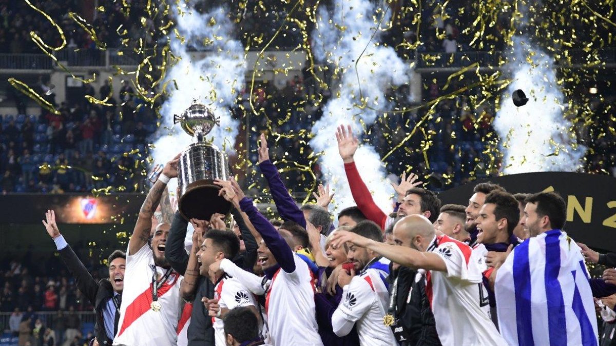 Los jugadores de River celebrando la Copa Libertadores.-AFP
