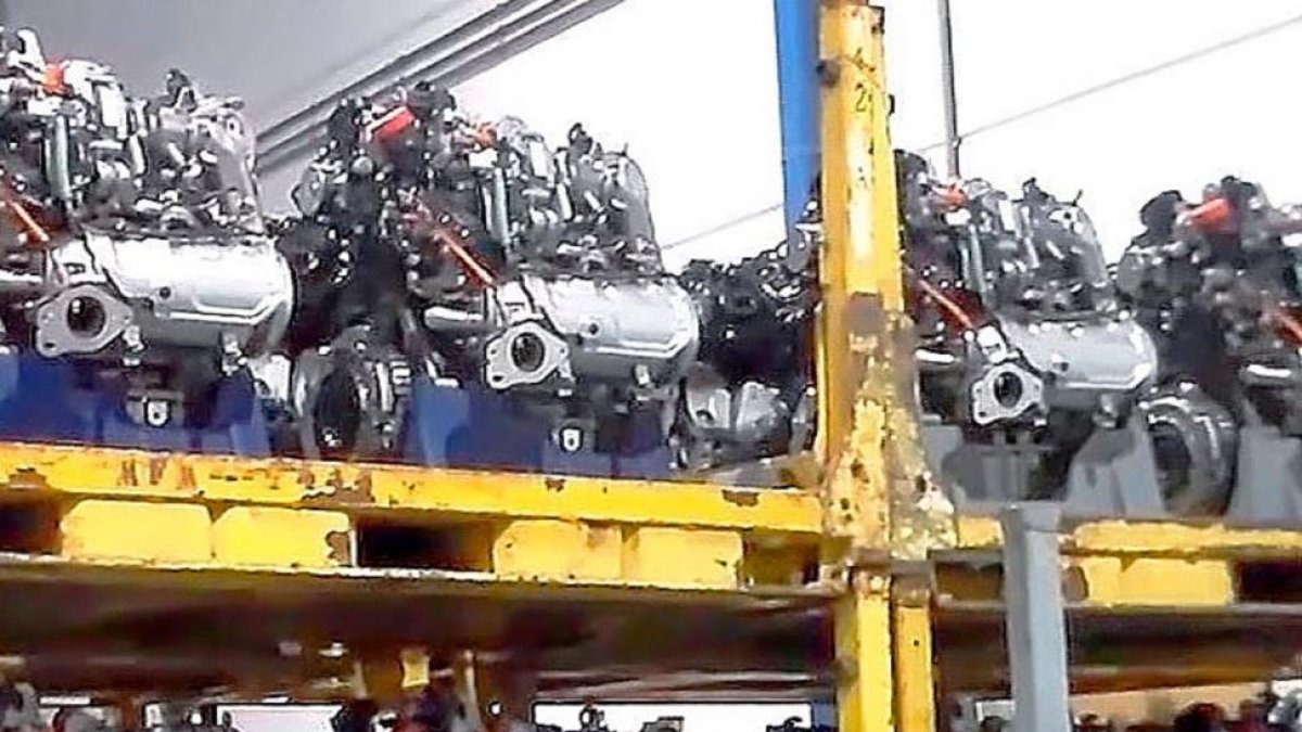 Parte de los motores Renault  robados en Valladolid y recuperados en una nave de Borox (Toledo)-EL MUNDO