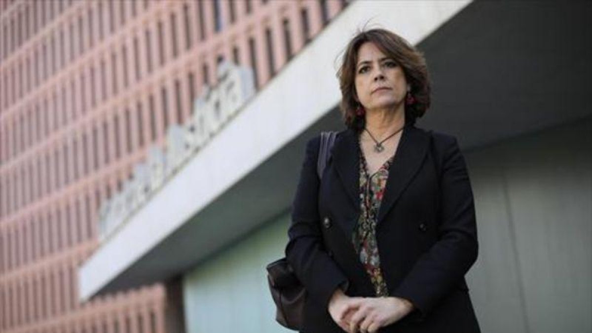 La ministra de Justicia, Dolores Delgado, en la Ciutat de la Justícia.-FERRAN NADEU