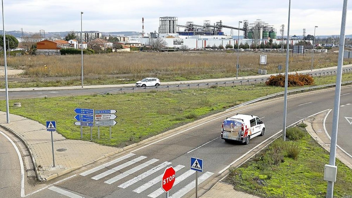 Las parcelas están situadas entre la factoria Michelin y la Ronda Norte, muy cerca de la avenida de Burgos.-J.M. LOSTAU