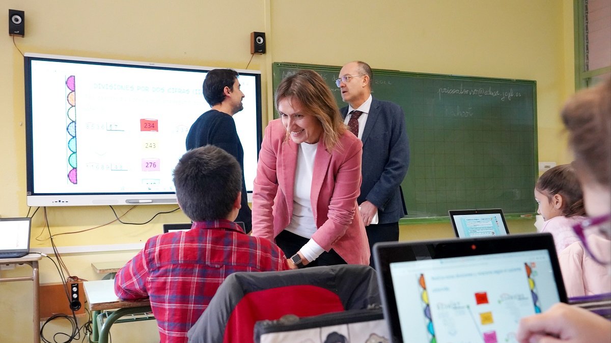 La consejera de Educación, Rocío Lucas visita el Colegio de Educación Infantil y Primaria ‘Federico García Lorca’ de Valladolid. - ICAL