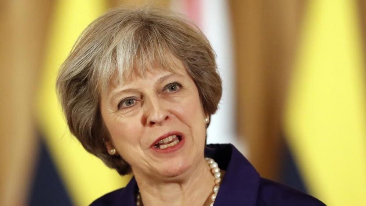 May, en una comparecencia ante la prensa, en el número 10 de Downing Street, en Londres, el 2 de noviembre.-AP / KIRSTY WIGGLESWORTH