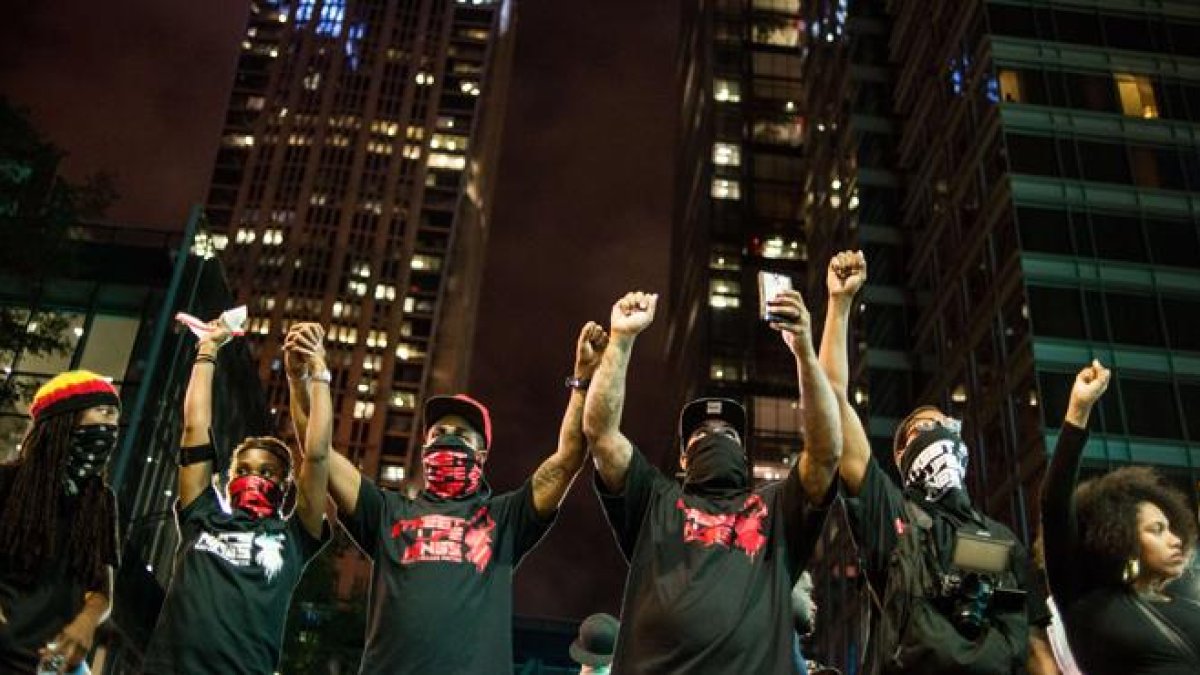 Tercera noche de protestas en Charlotte (EEUU).-AFP