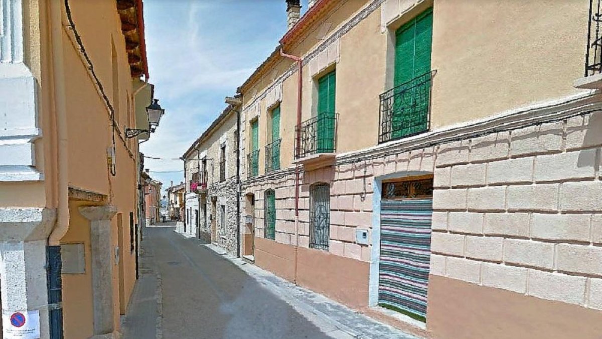 Calle del Cazo, en la localidad de Pesquera de Duero.