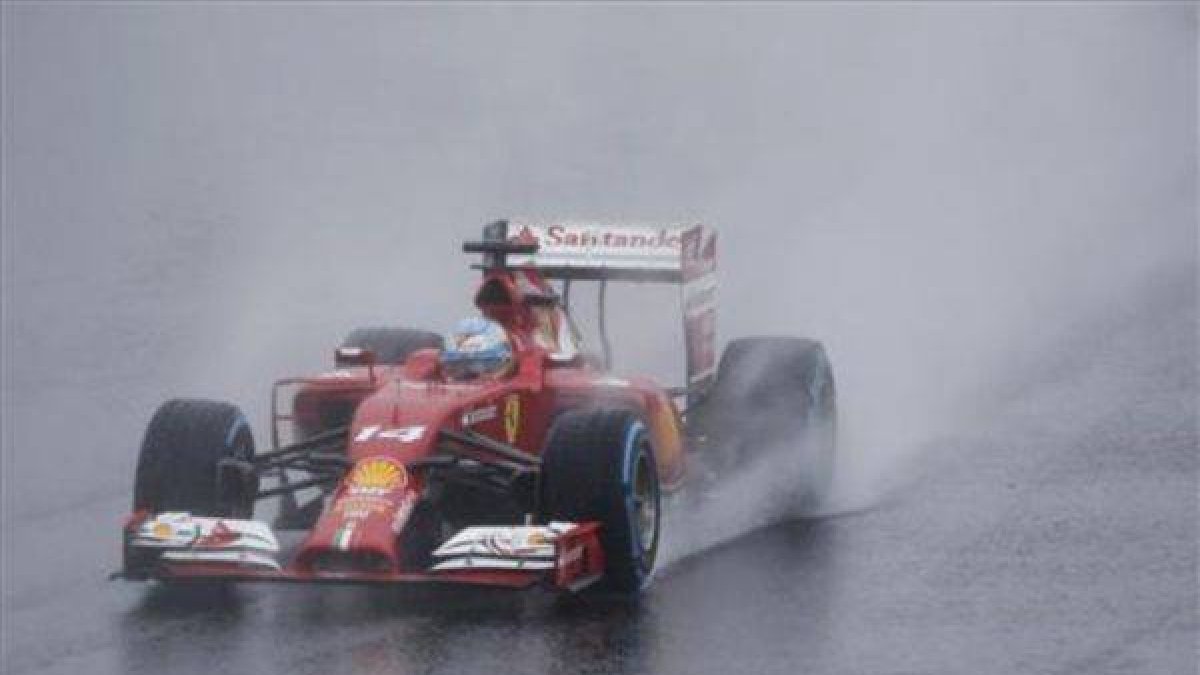 Fernando Alonso durante el Gran Premio de Japón.-Foto: Toru Hanai / REUTERS