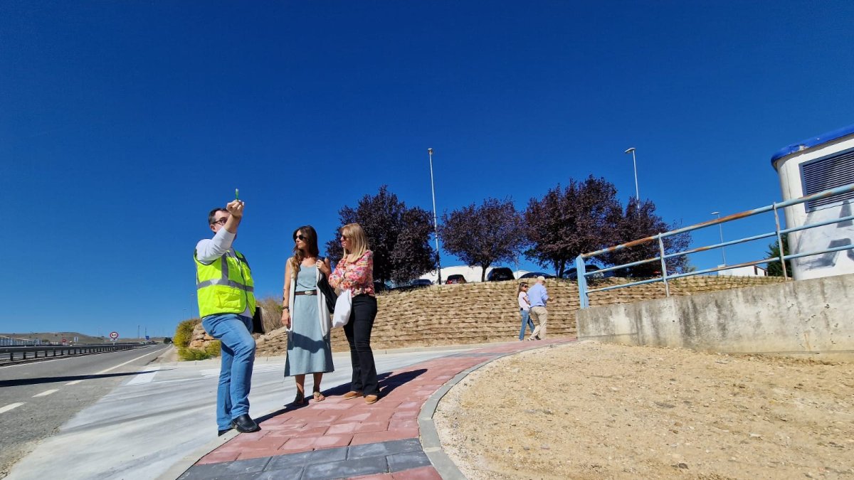 ACCESO PEATONAL POLÍGONO ZARATÁN