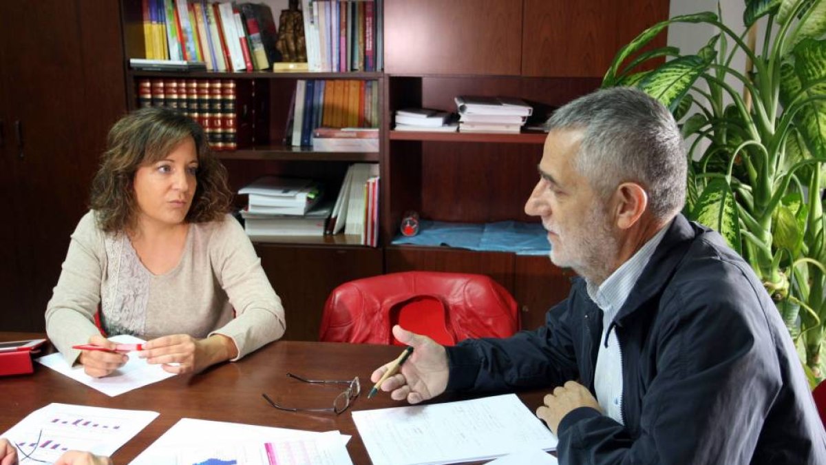 La presidenta del Grupo Socialista Español en el Parlamento Europeo, Iratxe García, se reúne con el secretario general de UGT de Castilla y León, Agustín Prieto, para analizar el Programa de Garantía Juvenil-Ical