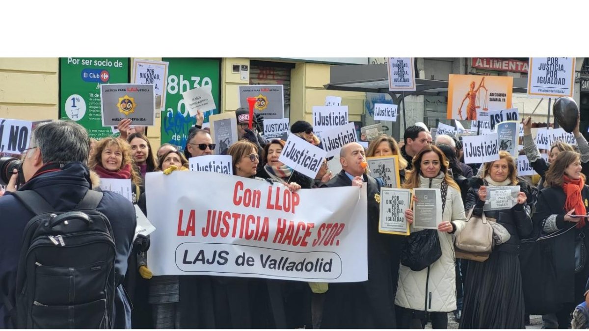 Letrados de Justicia de Castilla y León el pasado 24 de enero en Madrid, inicio de la huelga indefinida. -E.M.