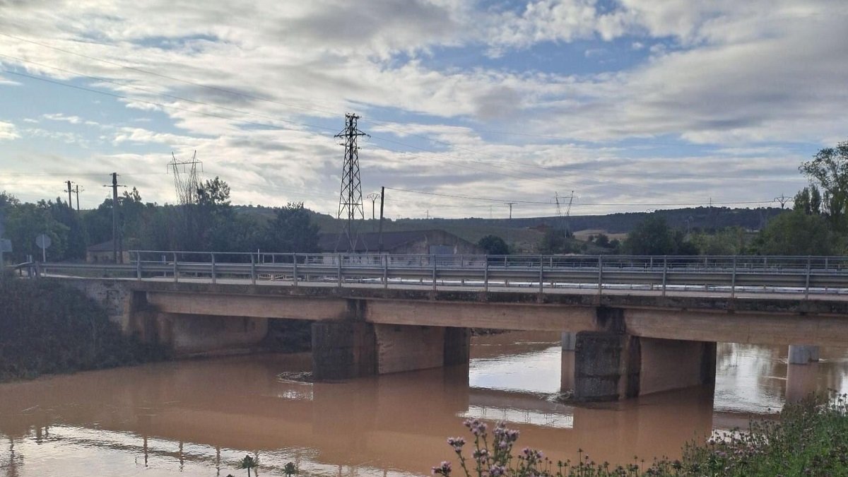 Río Sequillo a su paso por Medina de Rioseco.- E.M.