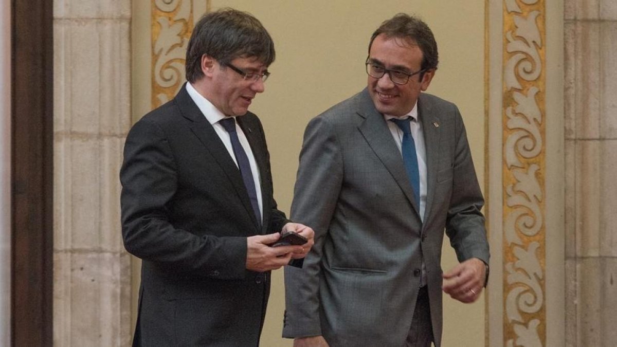 Puigdemont y Rull, el pasado julio, en Barcelona.-/ FERRAN SENDRA