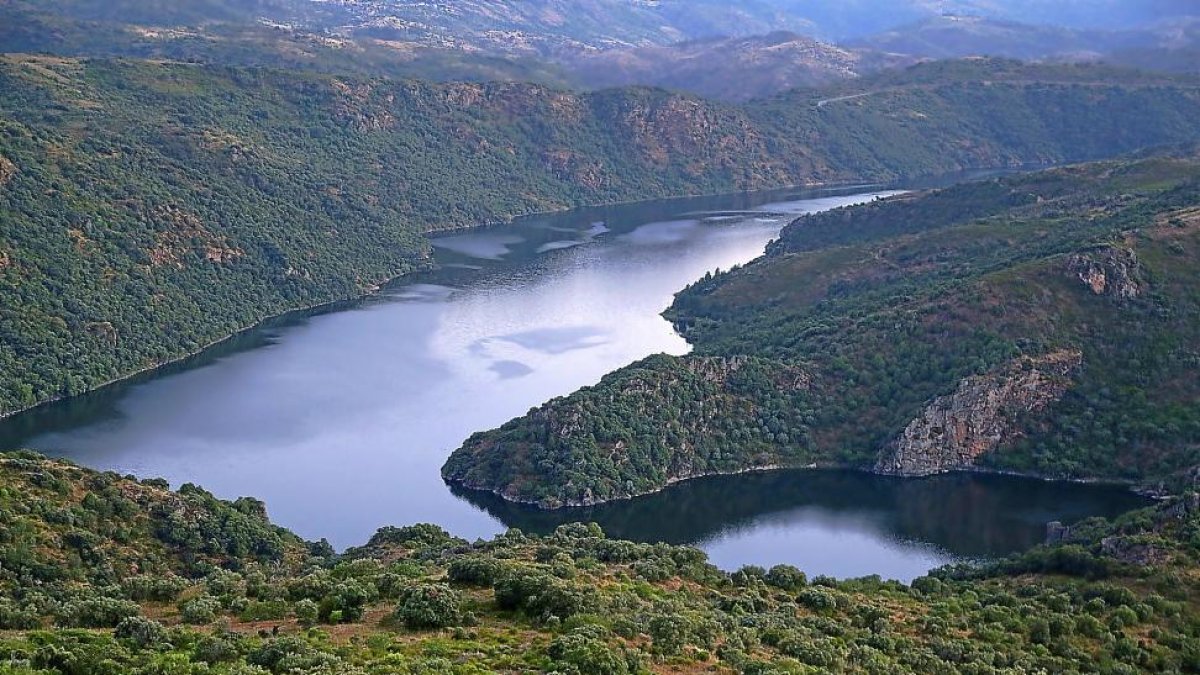 El Duero, desde el mirador de Escalera en Fermoselle.-E. MARGARETO /ICAL