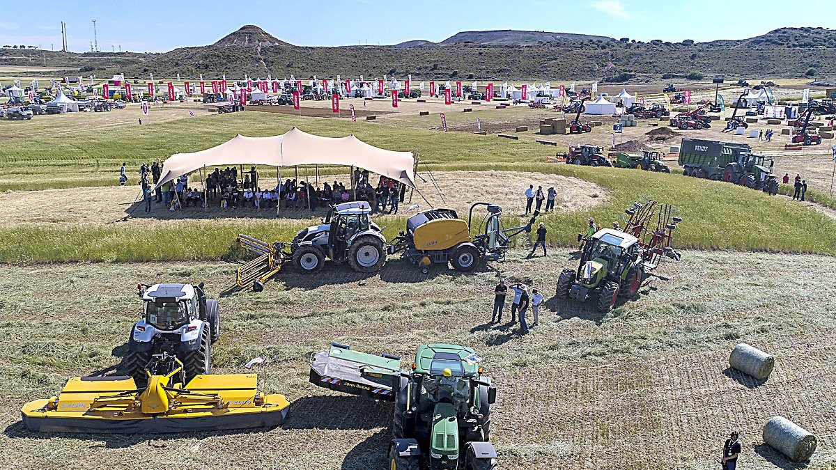 Demostración de maquinaria agrícola en una anterior edición de Demoagro.- DEMOAGRO