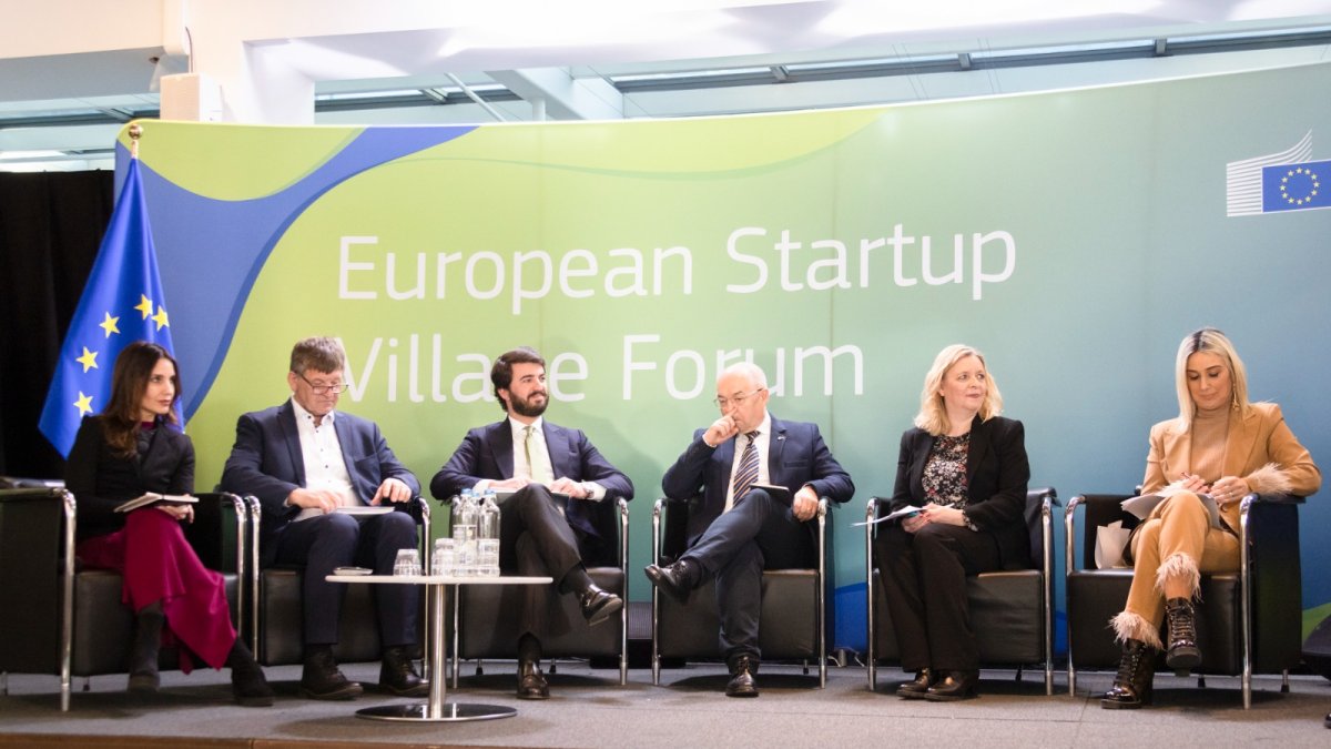 El vicepresidente de la Junta, Juan García-Gallardo, durante su participación en el European Startup Village Forum.- E. M.